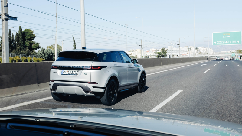 Illustration for article titled The 2020 Range Rover Evoque Is a Bold Way to Withdraw From the World In Style